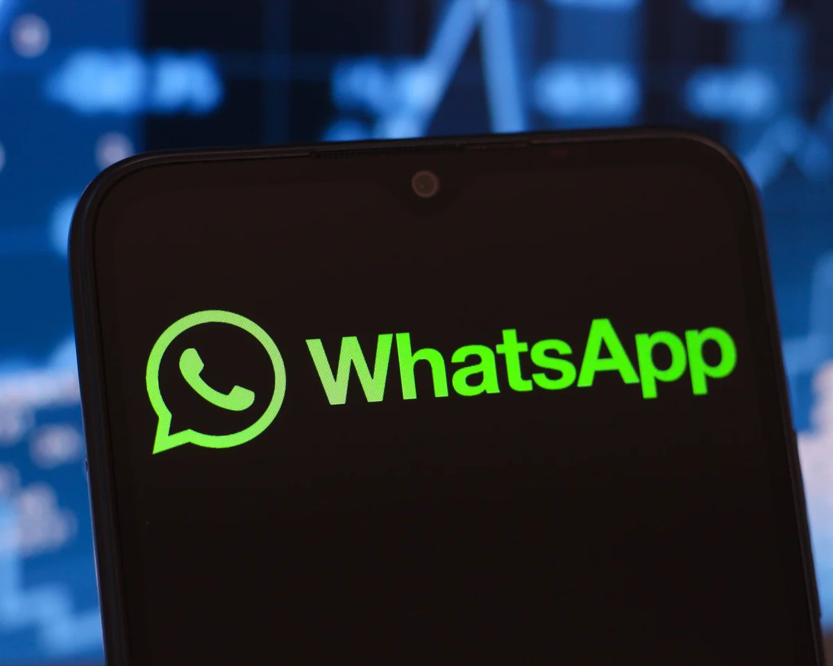 Is purchasing a WhatsApp account the only way to obtain WhatsApp group message data?